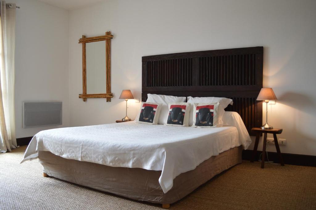 La Ferme Ostalapia Bed & Breakfast Ahetze Oda fotoğraf