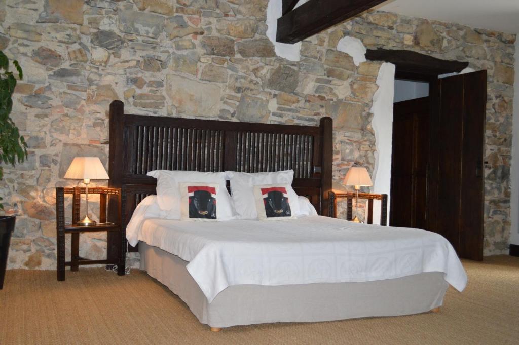 La Ferme Ostalapia Bed & Breakfast Ahetze Oda fotoğraf